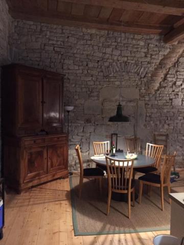 La Maison Du Voyageur 1546 Passavant Eksteriør billede