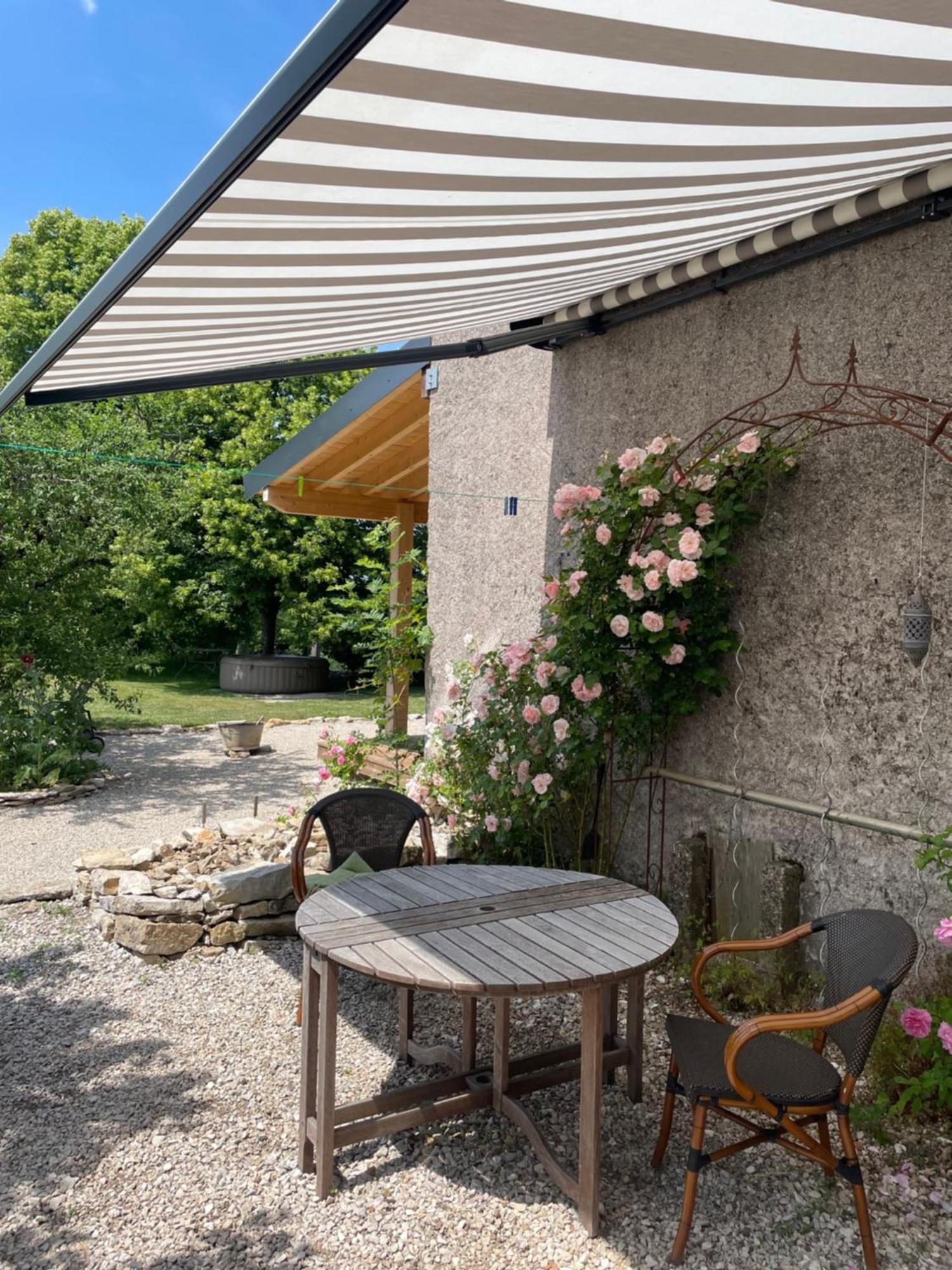 La Maison Du Voyageur 1546 Passavant Eksteriør billede